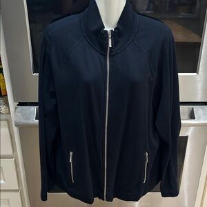 Croft & Barrow Women's Black Zipper Jacket with front pockets.